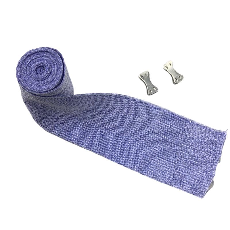 Blaue elastische Bandage für Kälteverband